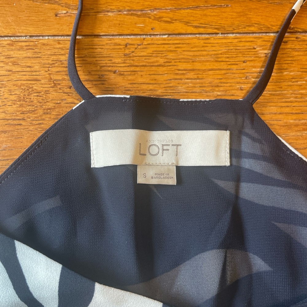 LOFT Monochrome Navy and White  Leaf Pattern Tank Top - Picture 2 of 4